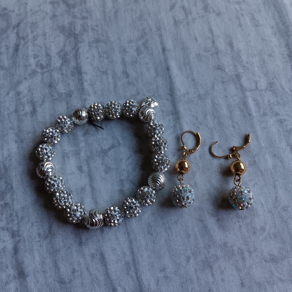 Bracelet & ear rings